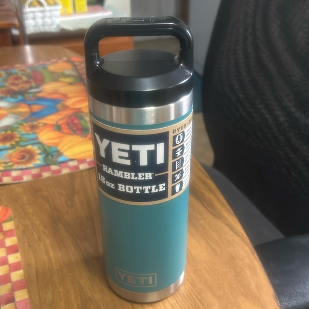 River green yeti 18oz rambler brand new rare color discontinued
